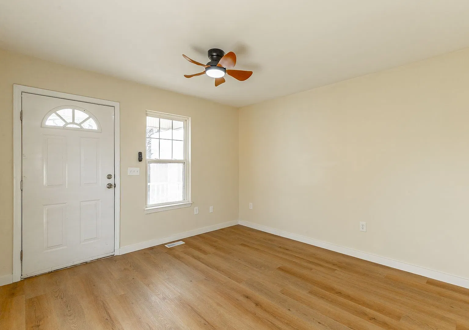 2205 E 12th St — Photo 3