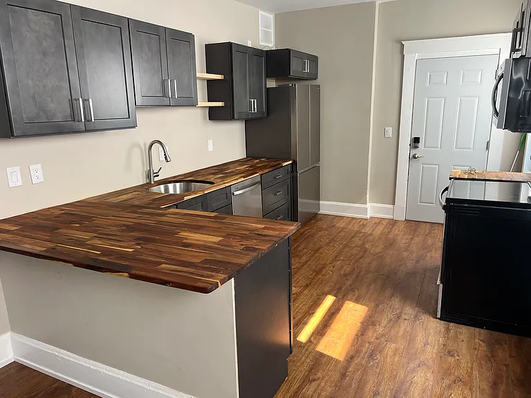 1105 Dayton St #4 — Photo 10