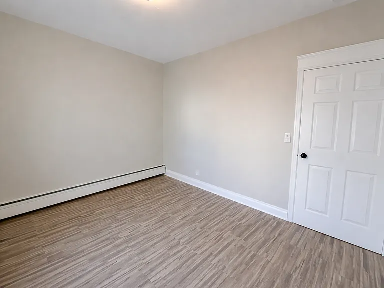 733 S 18th St #2R — Photo 7