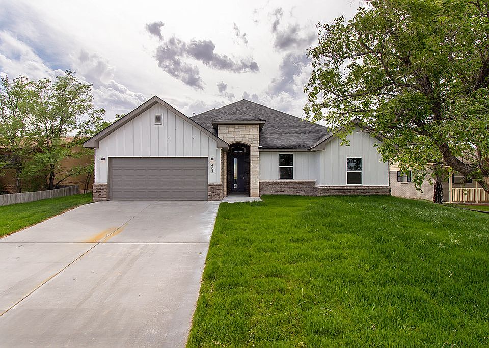 1st image of 402 La Duchess Dr