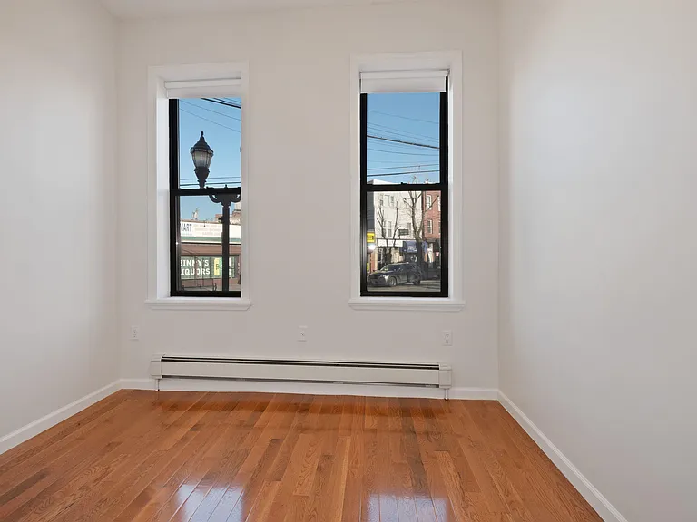 145 Brunswick St #1R — Photo 11