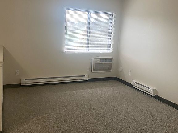 4th image of 202 N Limits Rd #3