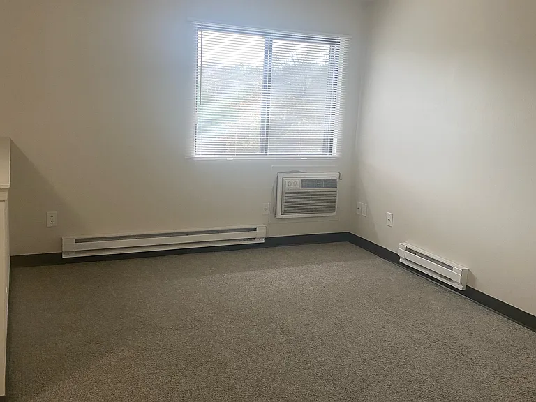 202 N Limits Rd #3 — Photo 4
