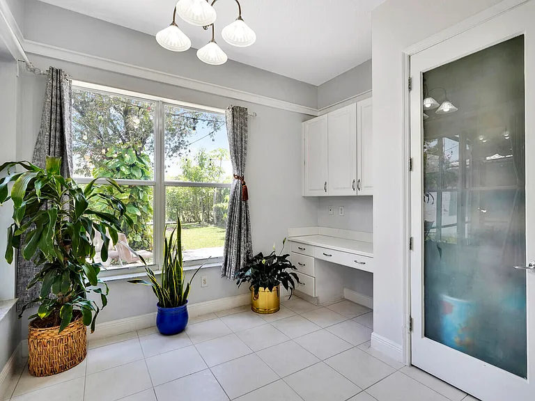 19084 Skyridge Cir — Photo 18