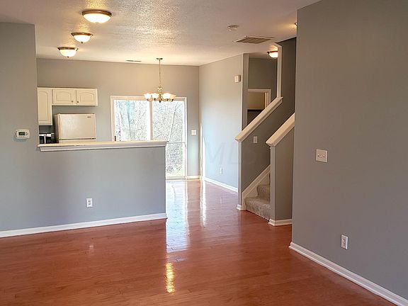 3rd image of 1271 Grove Dr #2605