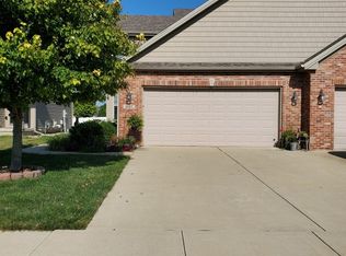 1027 Homestead Dr, Bloomington, IL 61705