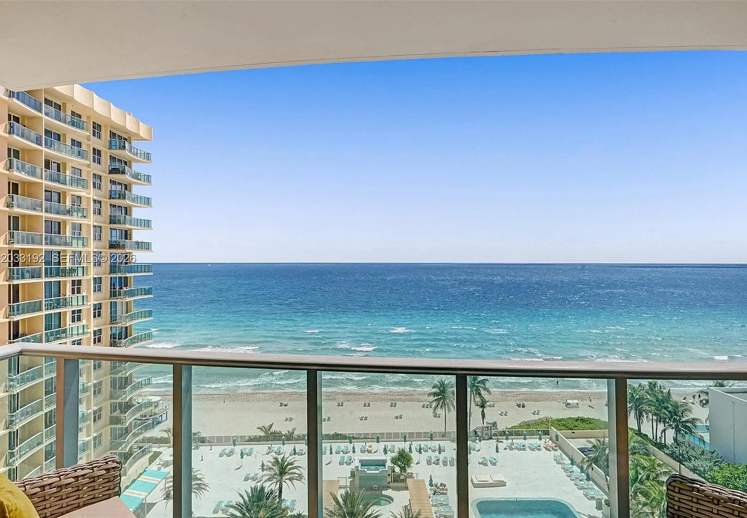 Wave Condo — Photo 4