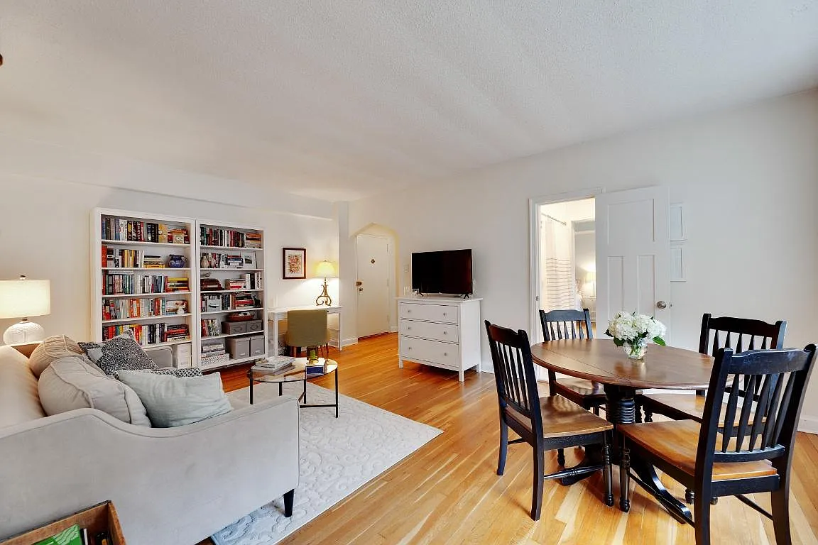 3051 Idaho Ave NW — Photo 4