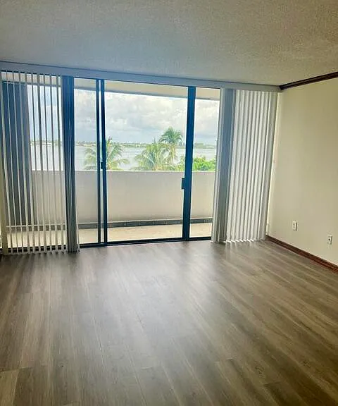 5200 N Flagler Dr #503 — Photo 28