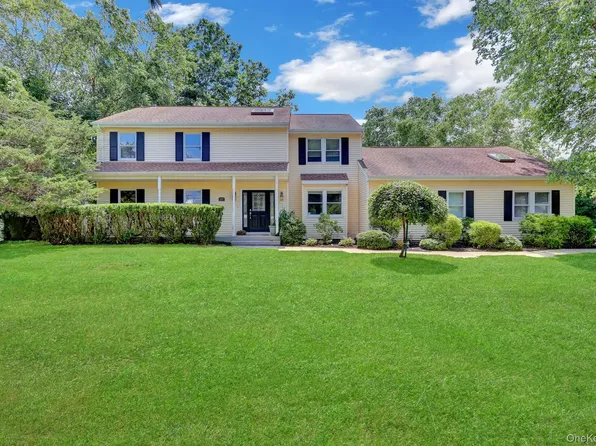 67 Randall Road, Wading River, NY 11792