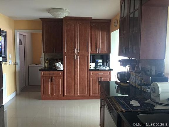 5th image of 6705 NW 57th Ct
