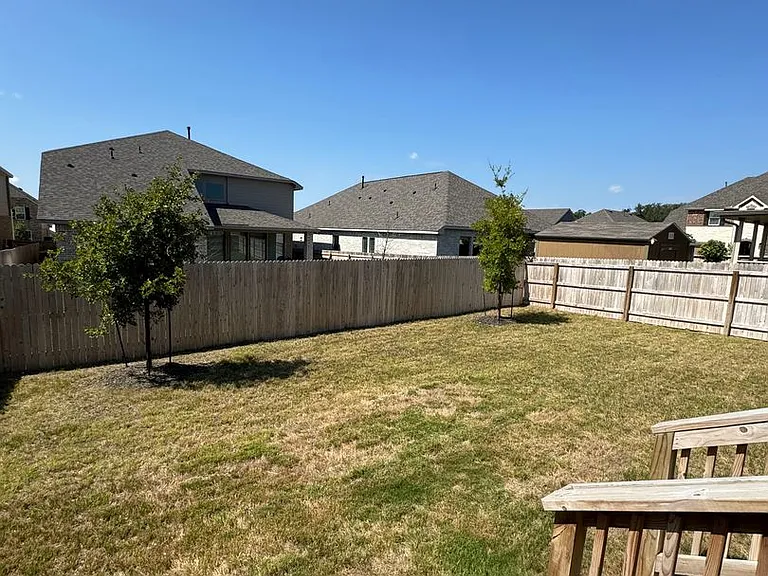 12514 Thrall — Photo 21