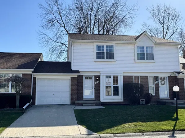 28066 Maple Forest Blvd E, Harrison Township, MI 48045
