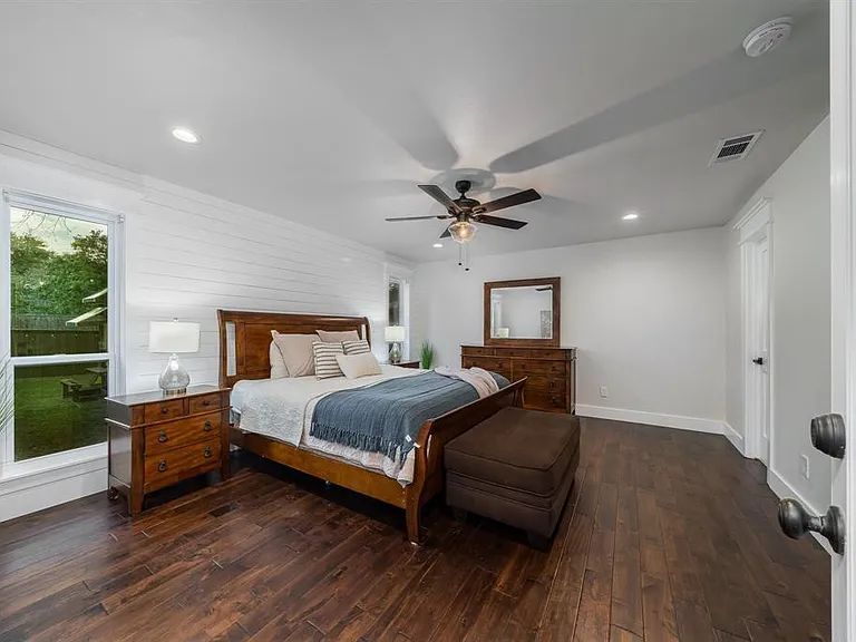 1601 Windsong Trl — Photo 17