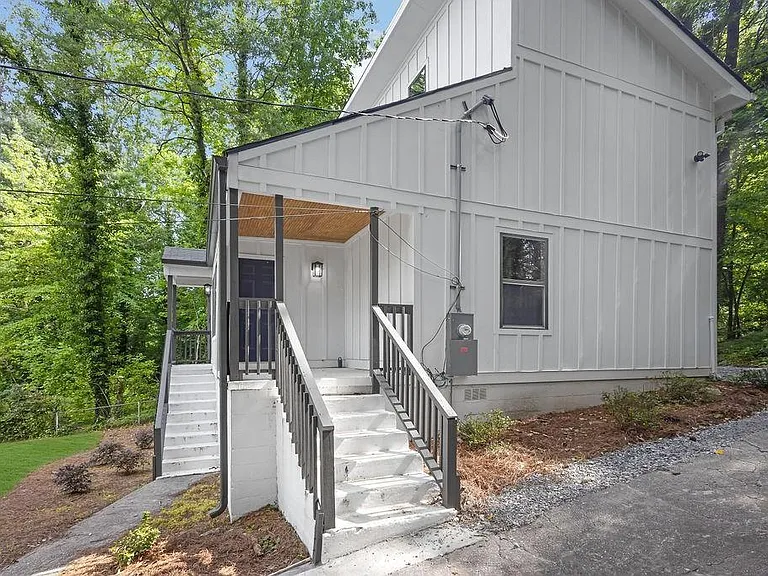 1080 Westmont Rd SW — Photo 8