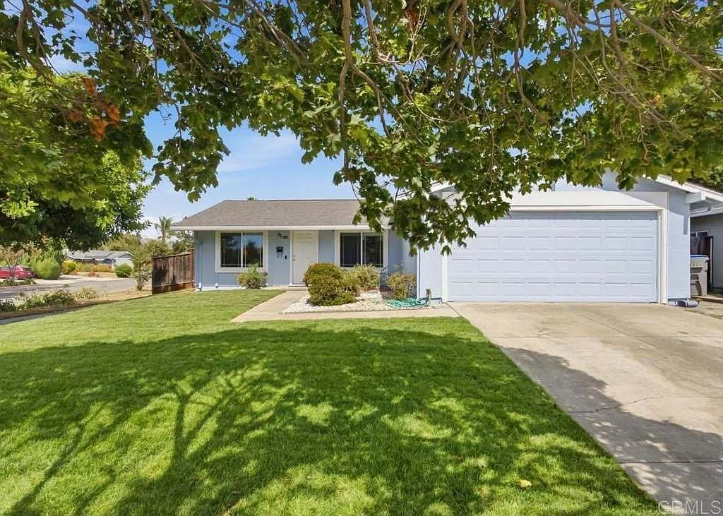 3 bed, 111 sqft, $1,700 — Photo 1