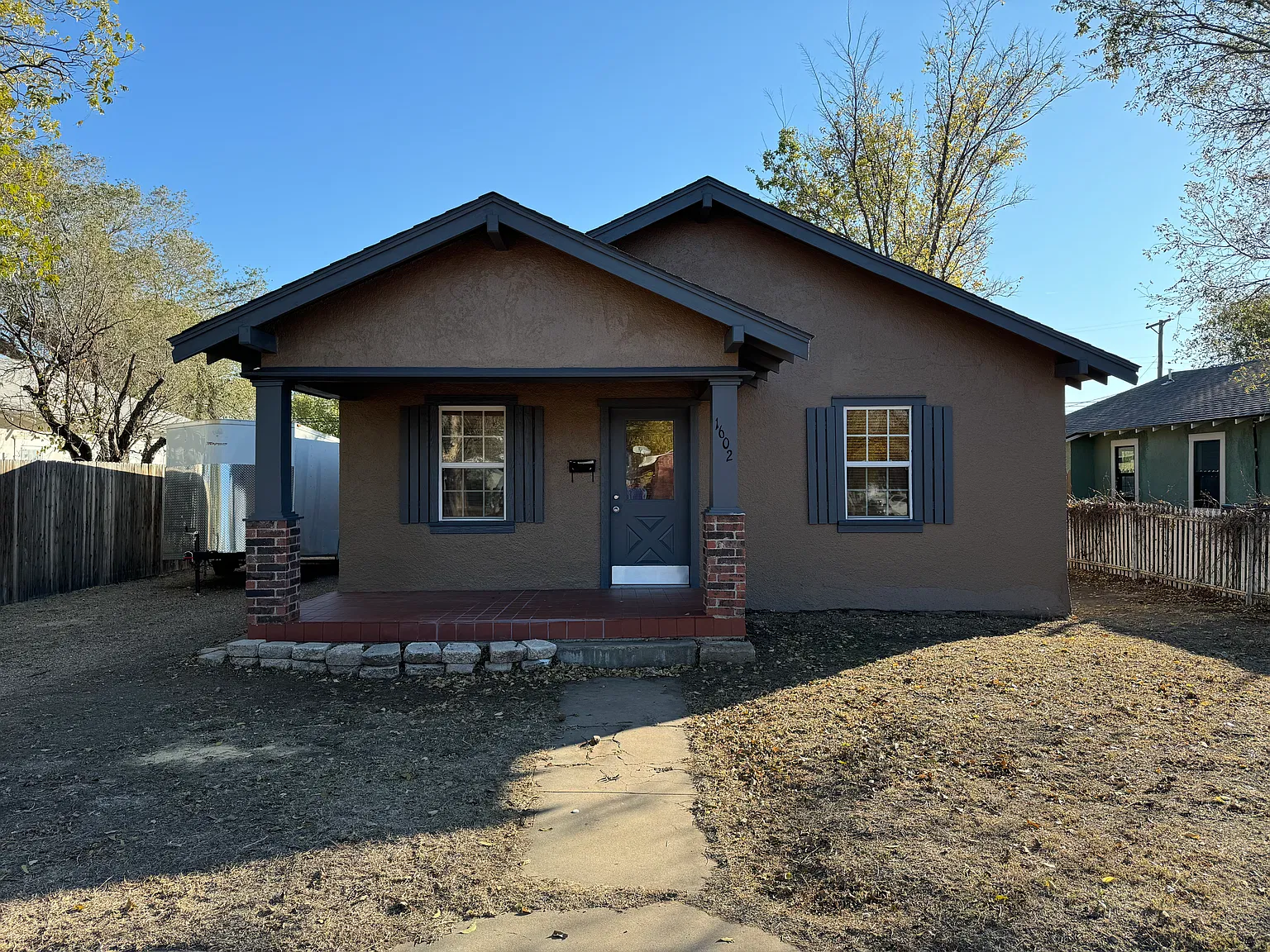 3 bed, 1300 sqft, $1,995 — Photo 1