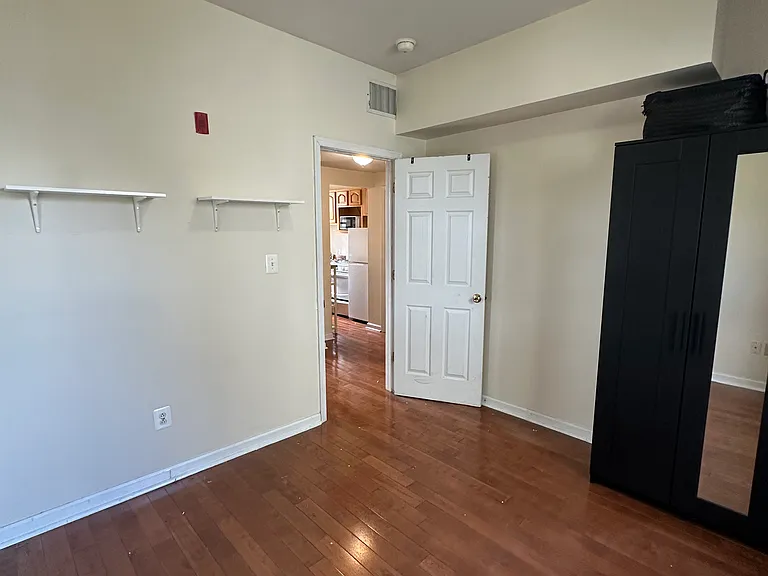 2005 N 16th St #3B — Photo 6