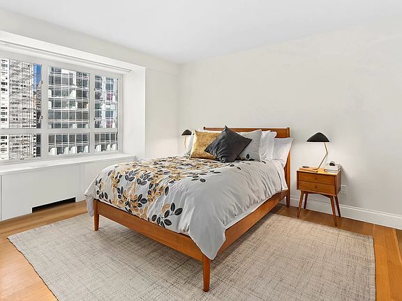 4th image of 200 E 66th St APT D1606