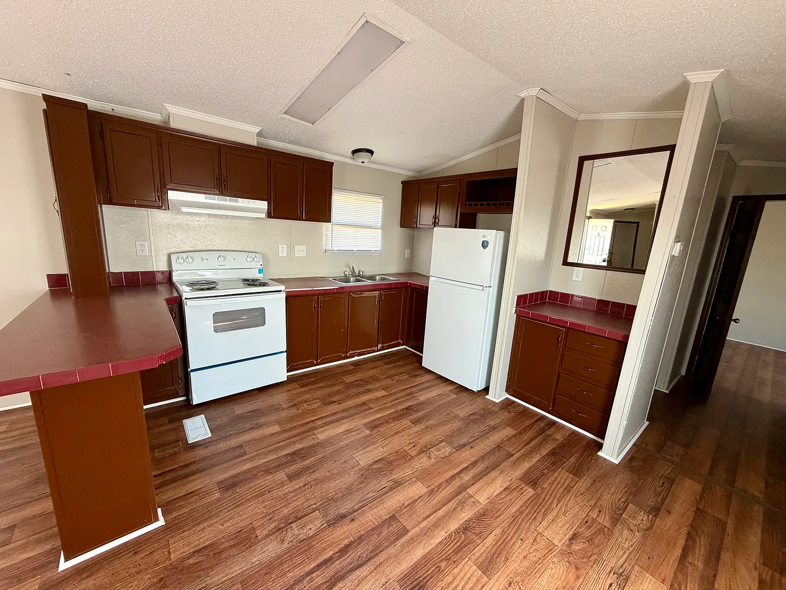 2 bed, $995 — Photo 3