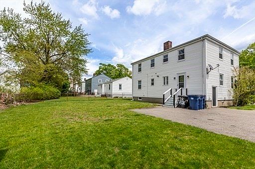 2nd image of 33 Paragon Rd