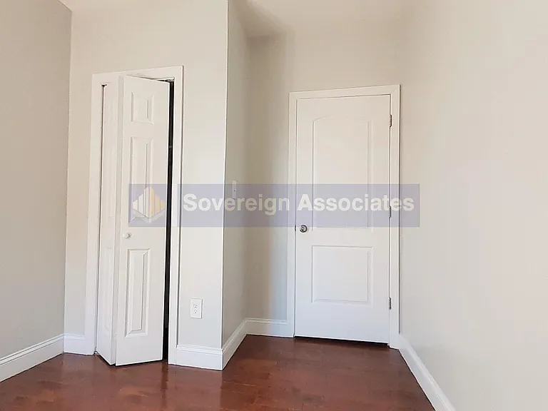 2254 5th Ave #14 — Photo 6