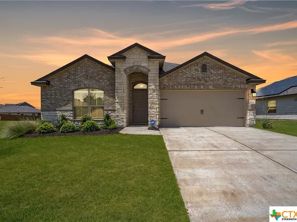 1724 T H Johnson Dr, Taylor, TX 76574