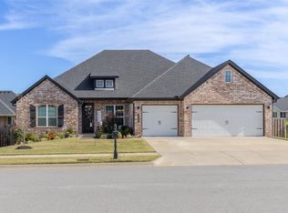 2100 Crandall Rd, Pea Ridge, AR 72751