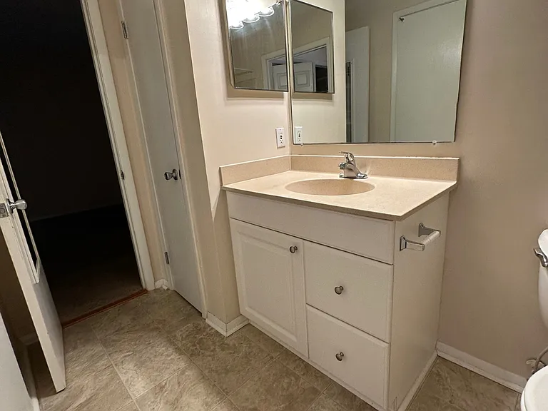 401 N Cromwell Rd #D7 — Photo 8