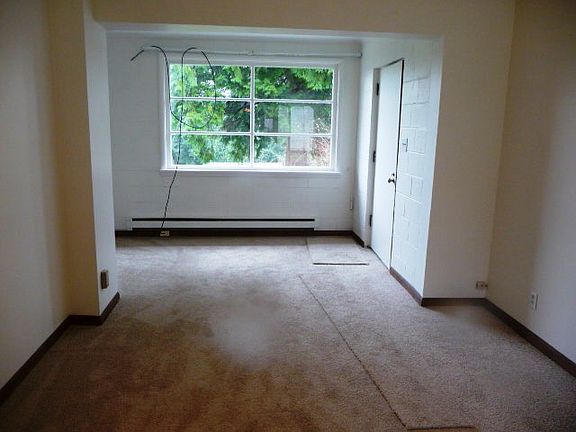 4th image of 10053 38th Ave NE