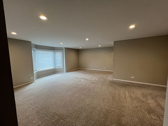 4th image of 2600 Windsor Mall APT 2E