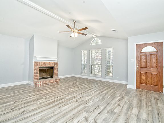 5th image of 1211 Cardinal Oaks Dr