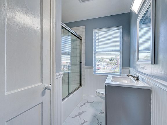 3rd image of 7511 Holabird Ave