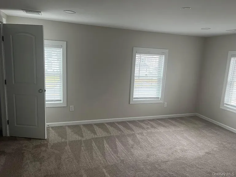 61 Cedar Ave #2 — Photo 9