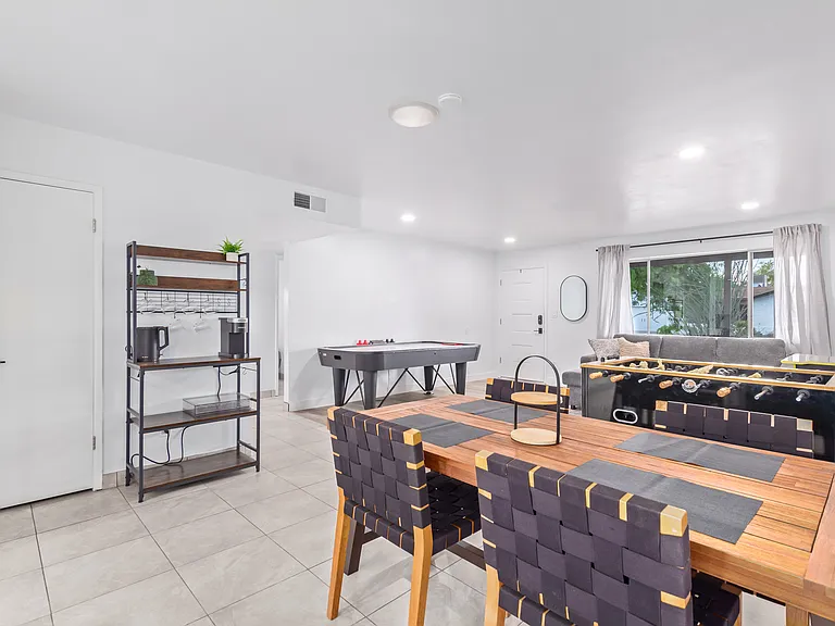 1845 E Julie Dr — Photo 23