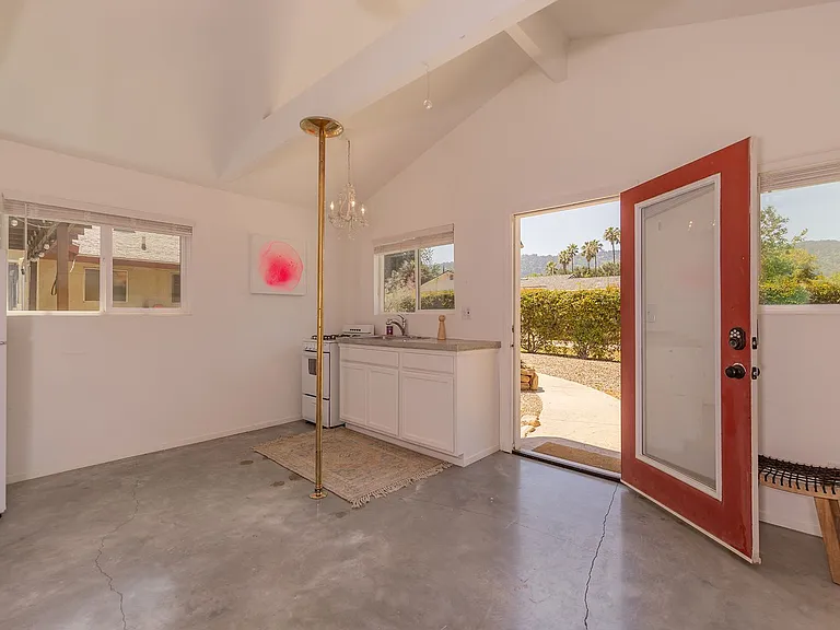 12239 Sisar Rd — Photo 21