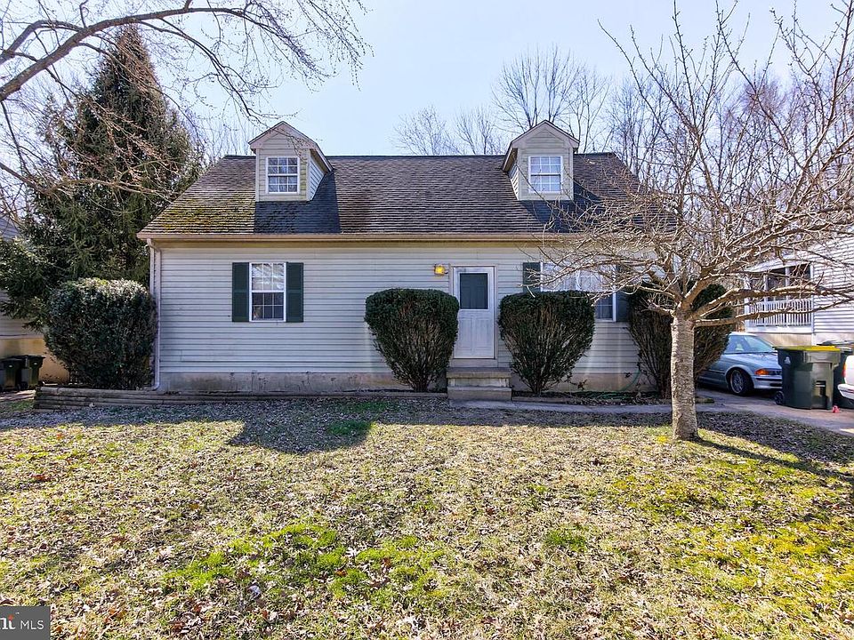 1st image of 32 Julie Ln