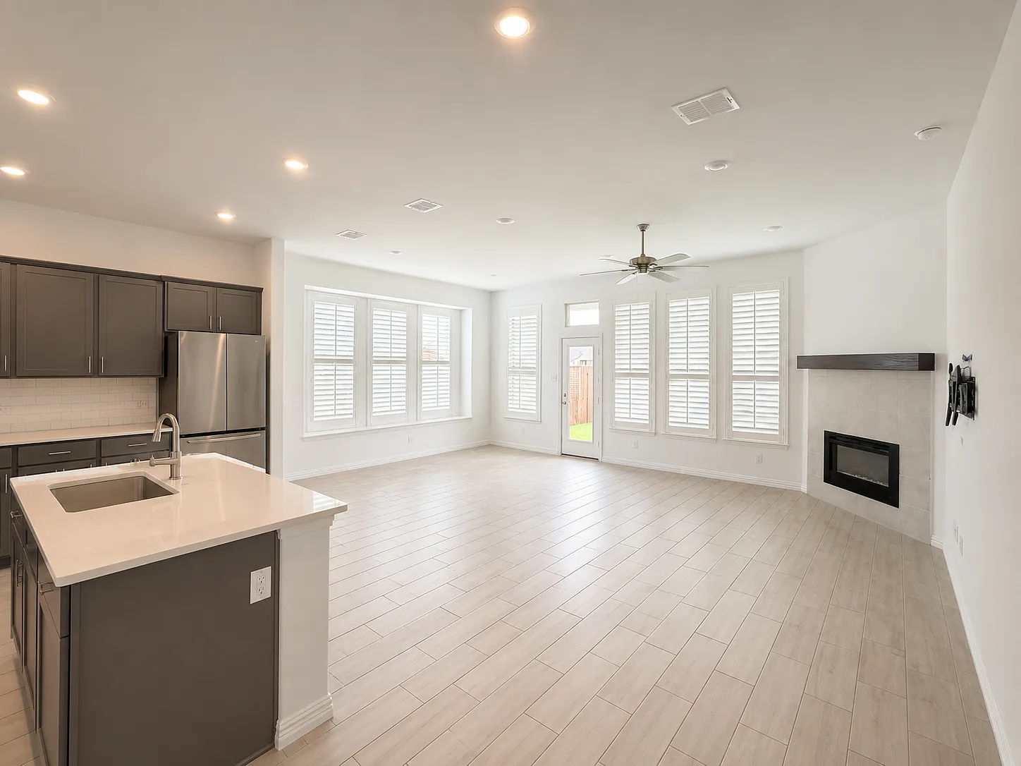 4 bed, 2386 sqft, $2,350 — Photo 3