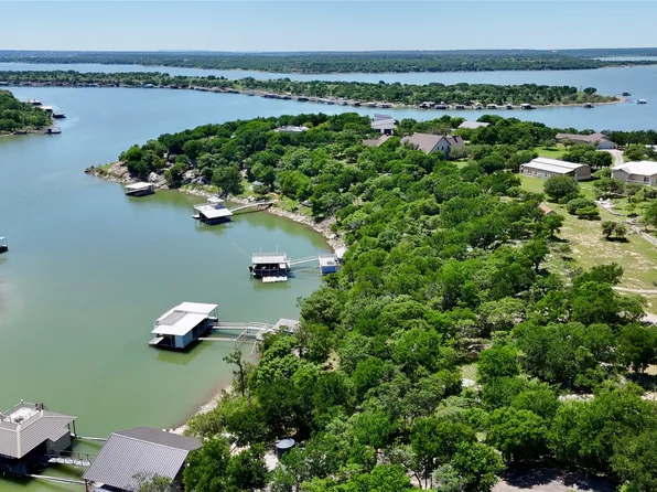 2007 Deepwater Rd, Brownwood, TX 76801