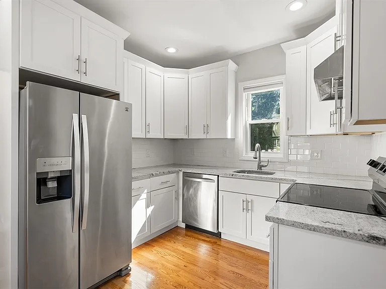 334 E Squantum St — Photo 16