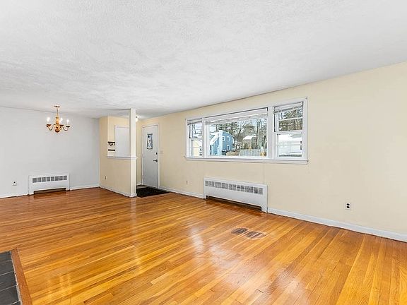 5th image of 99 Azalea Dr