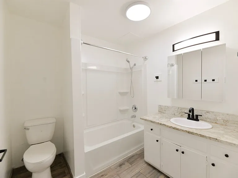 1202 Buena Vista — Photo 14