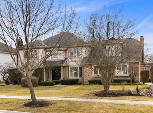 710 Longfellow Dr, Wheaton, IL 60189