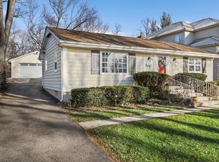 310 Anthony St, Glen Ellyn, IL