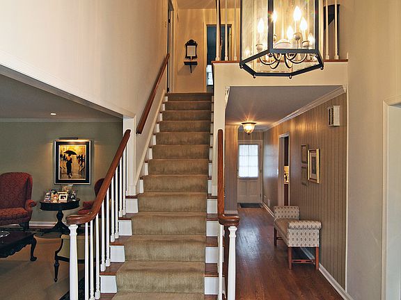 Front to back entry foyer