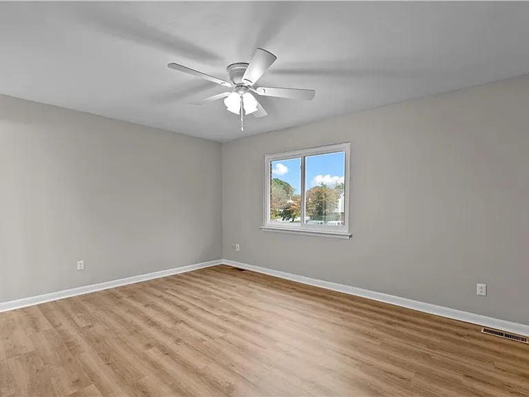 811 S Grosvenor Ct — Photo 5
