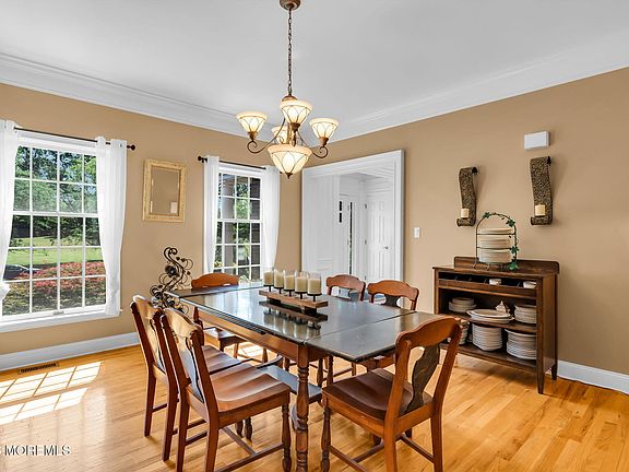 5th image of 4 Saddlebrook Road
