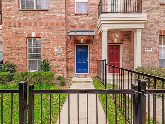 Fenced in front yard, maintenance included in lease