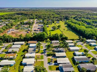 100 Grassy Key Ln #40, Naples, FL 34114