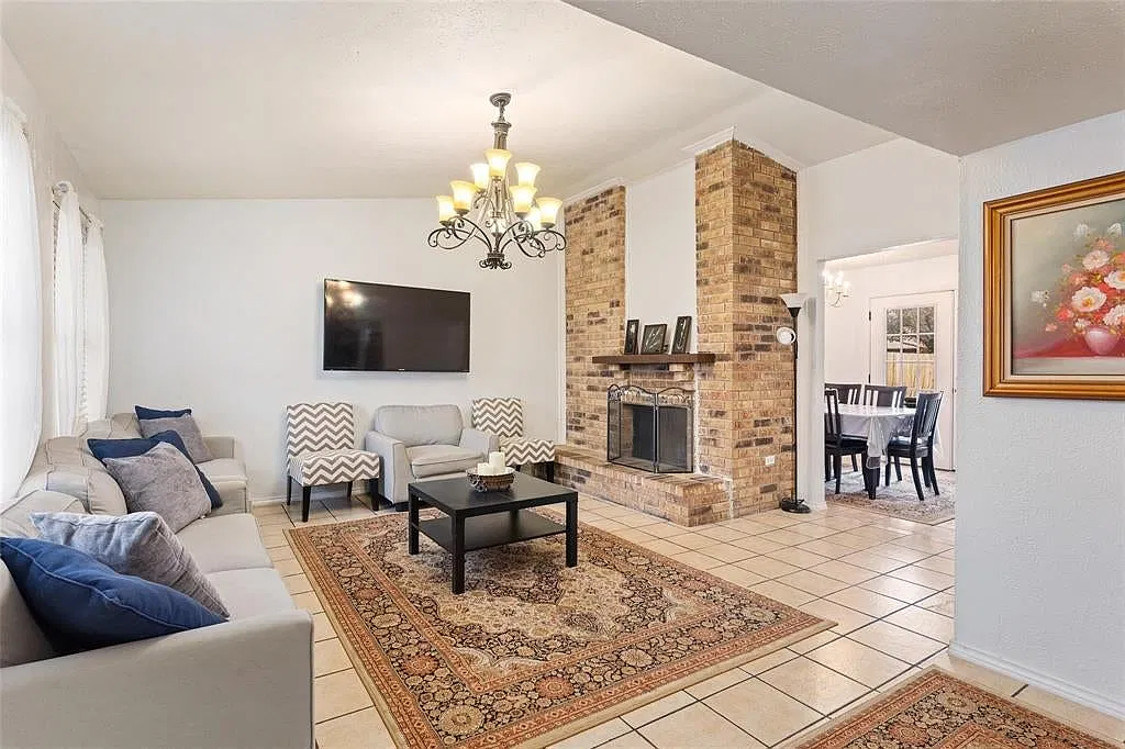 3 bed, 1512 sqft, $2,400 — Photo 2